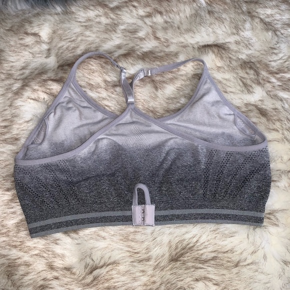 5 Different Sports Bras! All for $25 - Picture 9 of 16